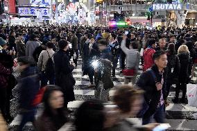 New Year's Eve in Tokyo's Shibuya crossing