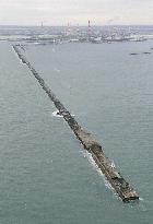 3 go missing while fishing at breakwater in Ibaraki Pref.