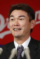 Iwase re-signs with Dragons for 430 million yen in salary
