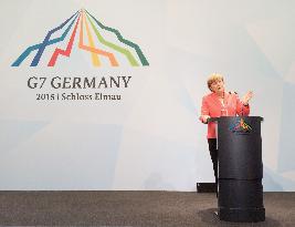 Merkel wraps up G-7 summit