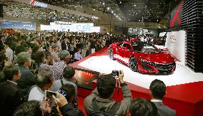 Tokyo Motor Show opening draws large crowds