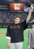 Miles Mikolas