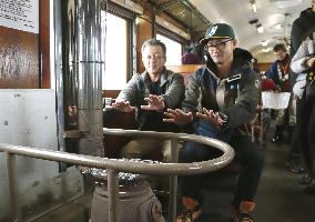 "Stove train" starts running in Aomori Prefecture