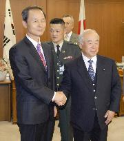 Japan, S. Korea defense ministers meet in Tokyo