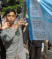 (2)KMT's Lien visits Sun Yat-sen's tomb in Nanjing