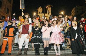 'Cosplay' fever grips Spanish Square in Rome