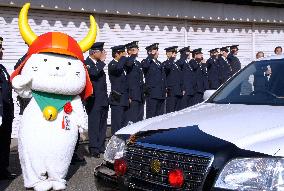 Hikonyan becomes police chief for a day