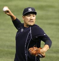 Tanaka to throw bullpen