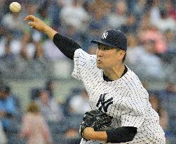 Baseball: Tanaka roughed up but Yanks beat Rangers with 9th-inning rally