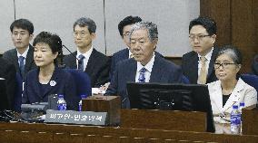 Ousted S. Korean Pres. Park, confidante Choi deny charges