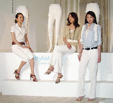 Uniqlo to sell women's white trousers that do not show underwear