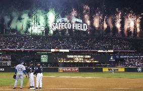 (7)Ichiro breaks MLB record for hits in a season