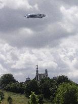 Zeppelin circles over Greenwich