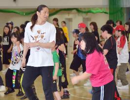 Pop group member teaches citizens dancing as tourism ambassador