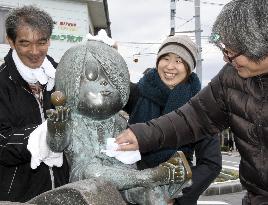 Statues of "yokai" monsters cleaned ahead of New Year