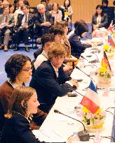 Junior labor summit held in Niigata ahead of G-8 labor summit