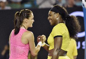 Williams beats Radwanska in Australian Open semifinal