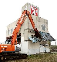 Dismantling of factory that survived 2011 tsunami