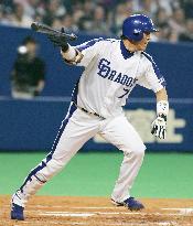 Lee hits two-run single in Dragons's 6-2 win over BayStars