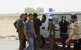 Exiled Libyans back home to fight Gaddafi