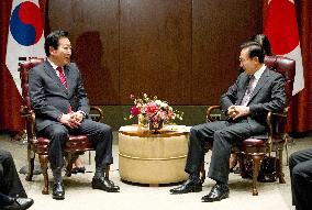 Japan, S. Korea leaders meet in N.Y