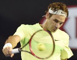 Federer wins 1st-round Australian Open match