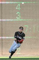 Ichiro gets in game against Nationals