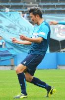 King Kazu pens new contract with Yokohama FC