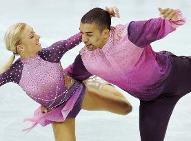 Savchenko-Szolkowy pair wins gold at worlds