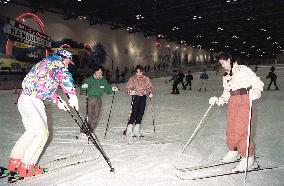 (3) Indoor ski slope closes