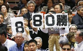 Sumo: Hakuho makes another mark in record books with 880th win