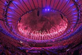 Curtain drawn on Rio Games, flag handed to Tokyo