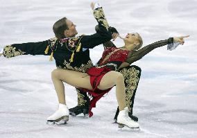 Russia's Navka, Kostomarov win ice dancing competition