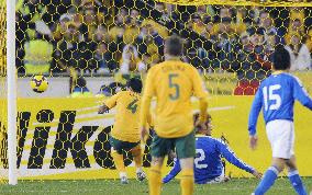 Japan lose 2-1 to Australia in World Cup q'fier