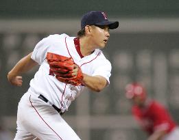 Matsuzaka gets no-decision, Red Sox take 2-0 lead in ALDS