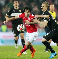 Mainz's Okazaki competes in draw vs Stuttgart