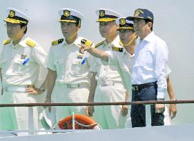 Abe aims to quintuple engineers in marine resource development