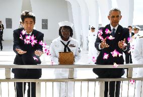 Abe, Obama visit Pearl Harbor