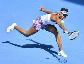 Tennis: Williams sisters reach Australian Open final