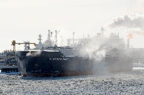 Japan's 1st ice breaking LNG carrier