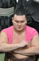 Sumo: Hakuho at New Year meet