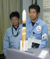 Fire foils Japanese rocket launch