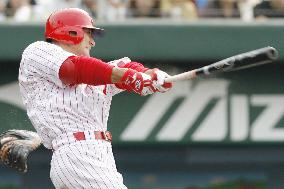 Maeda hits three-run homer