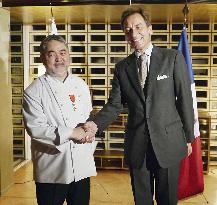 Mikuni becomes 1st Japanese chef to get top French honor