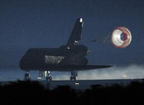 Space shuttle Endeavour with Japanese astronaut returns to Earth