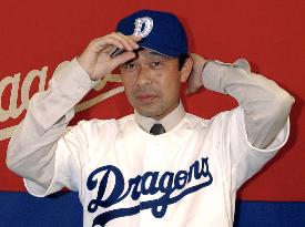 Ex-Giant Kawai joins Chunichi Dragons