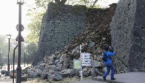 Big quake damages stone wall of Kumamoto Castle