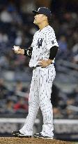 Tanaka roughed up, but Yankees outslug Royals