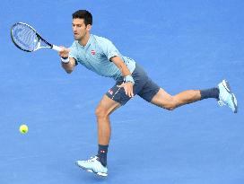 Tennis: Djokovic advances to Australian Open 2nd round