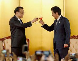 Japan PM Abe, China Premier Li